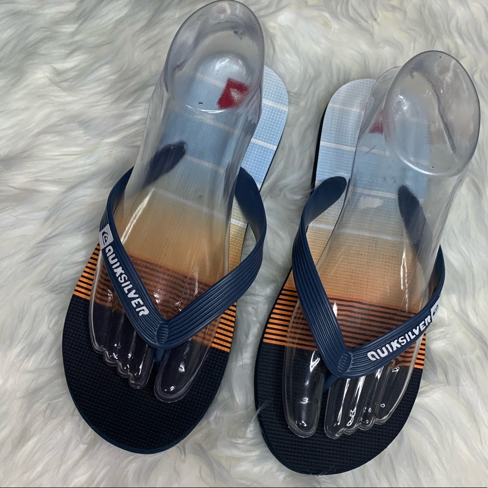 - QUICKSILVER FLIP FLOPS EUC WOMEN 7/8